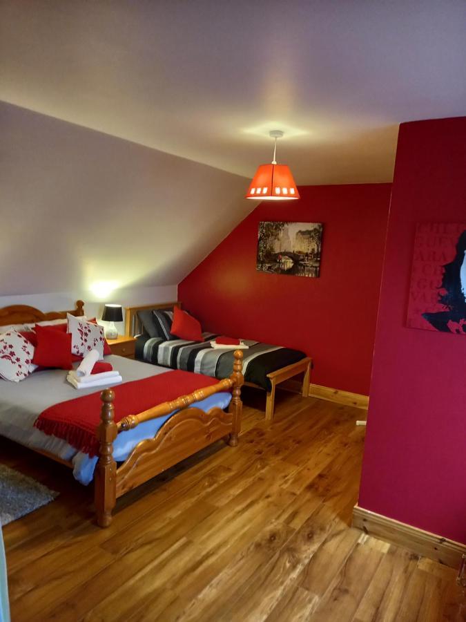 A New U Country Cottage Clynacartan Экстерьер фото