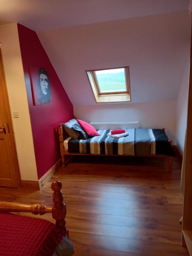 A New U Country Cottage Clynacartan Экстерьер фото